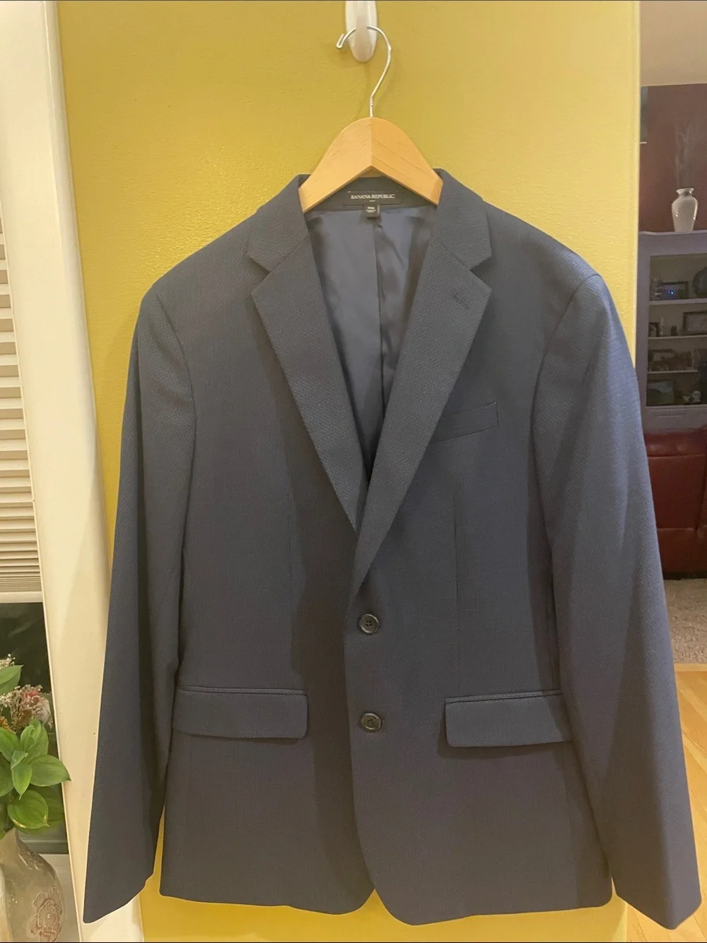 NWOT Banana Republic Men’s Navy Textured Two-Button Blazer